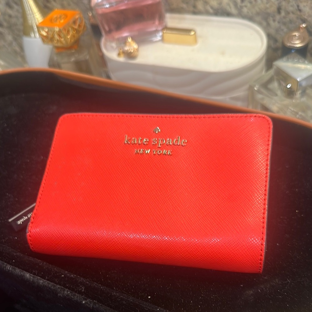 Kate Spade Scarlet Wallet